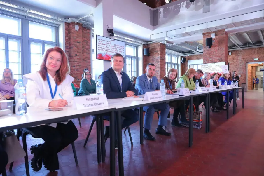 10 нижегородских педагогов дополнительного образования представят регион в финале Всероссийского конкурса «Сердце отдаю детям»